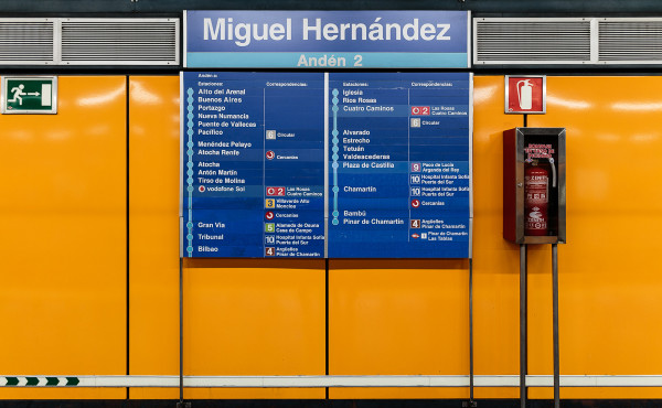 Metro de Madrid, Línea 1, Miguel Hernández